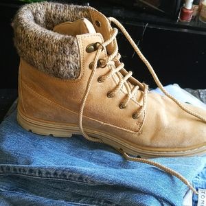 Combat boots
